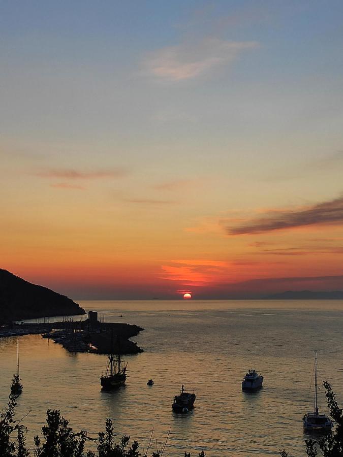 Hotel Imperia Marciana Marina Kültér fotó