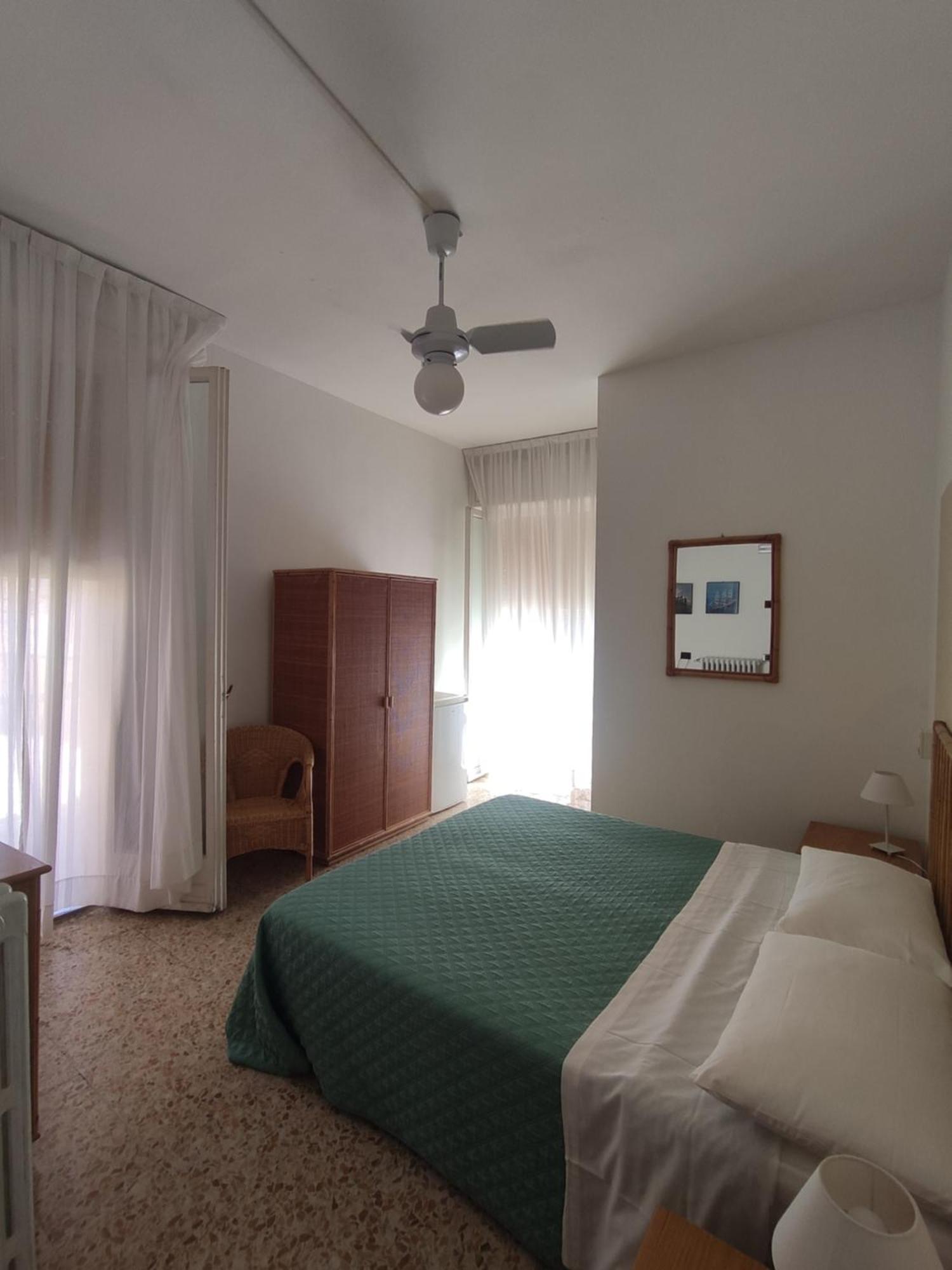Hotel Imperia Marciana Marina Szoba fotó